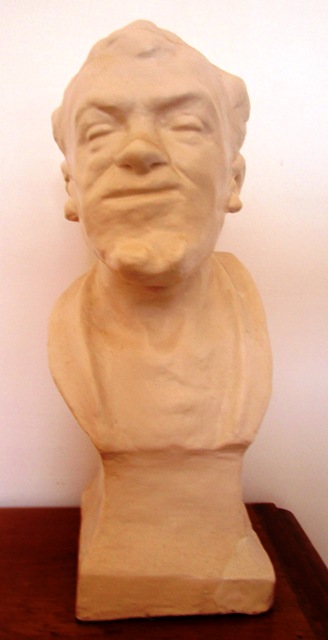 Van Emelen Busto